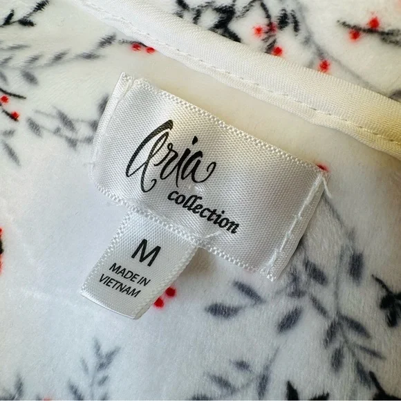 ARIA Collection Cardinal White and Red Nightgown Medium (Oversized - See Desc) - Picture 12 of 13